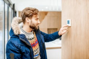 Come risparmiare sul riscaldamento in inverno: consigli e tecnologie